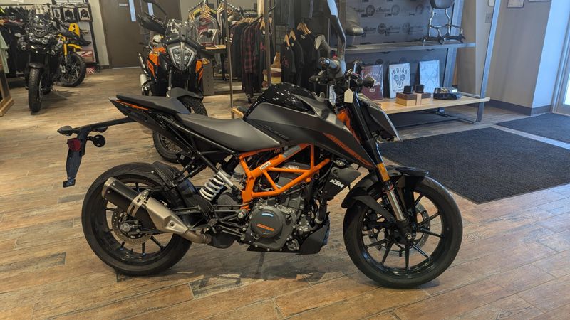 Used 2023 KTM 390 DUKE Image 3