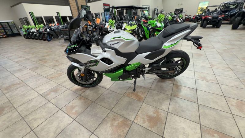 New 2024 Kawasaki NINJA 7 HYBRID ABS Image 6