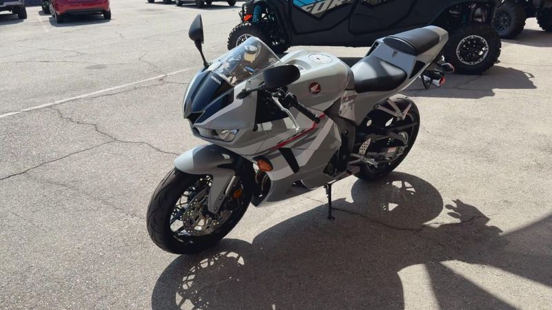 New 2026 Honda CBR600RR Image 9