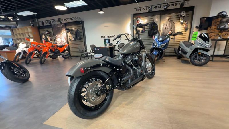 Used 2019 Harley-Davidson SOFTAIL STREET BOB Image 8