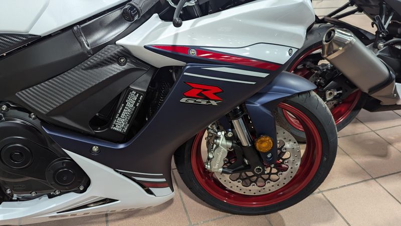 2025 Suzuki GSXR 600Image 12