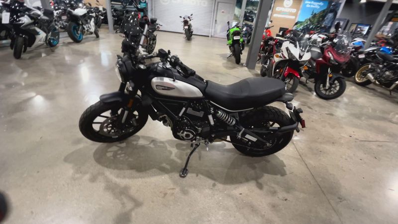 Used 2023 Ducati SCRAMBLER 800 ICON DARK Image 5