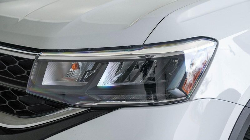 2024 Volkswagen Taos 1.5T SEImage 8