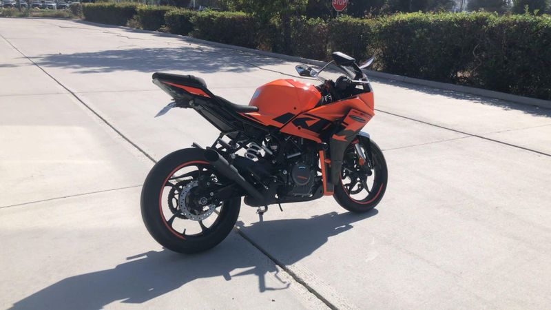 Used 2022 KTM RC 390 Image 6