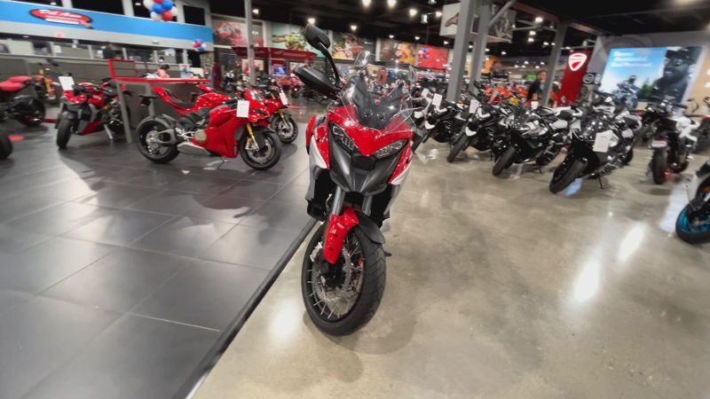 2024 Ducati MULTISTRADA V4 S TRAVEL & RADAR SPOKED WHEELS - DEMO Image 3