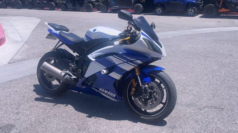 Used 2014 Yamaha YZF-R6 CA Image 6