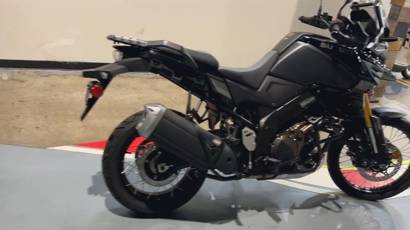 New 2024 Suzuki V-STROM 1050DE Image 4