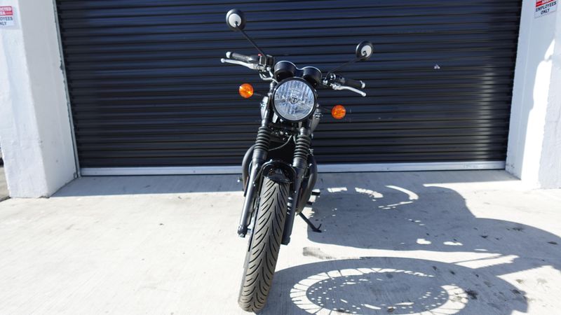 New 2025 Triumph Bonneville T120 Black 