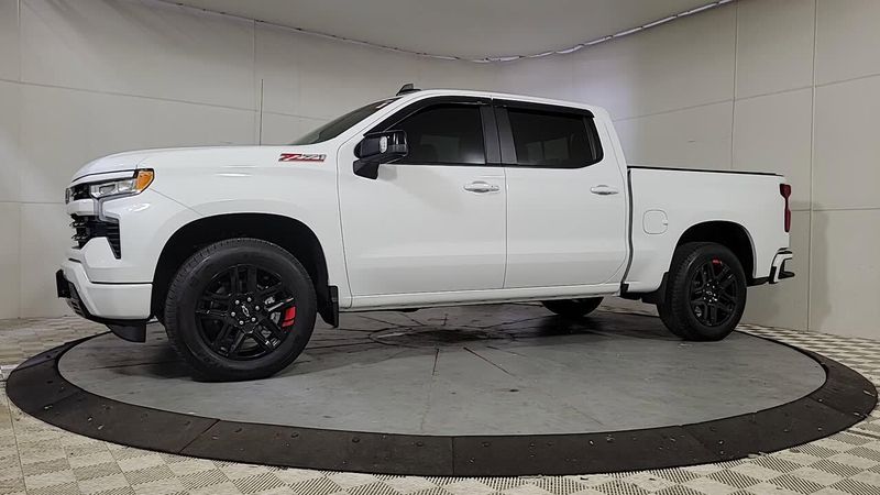 2024 Chevrolet Silverado 1500 RST photo 2