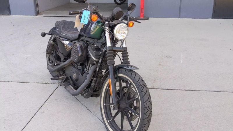 Used 2021 Harley-Davidson SPORTSTER IRON 883 Image 2