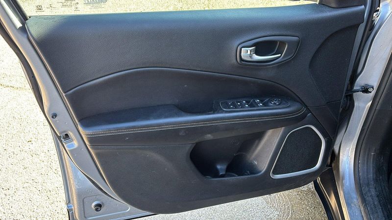 Used 2018 Jeep Compass LatitudeImage 6