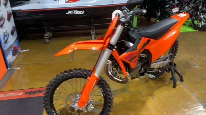 2025 KTM 250 SX Image 9