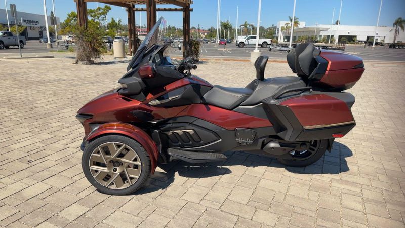 New 2026 Can-Am SPYDER RT SEA-TO-SKY (SE6) Image 6