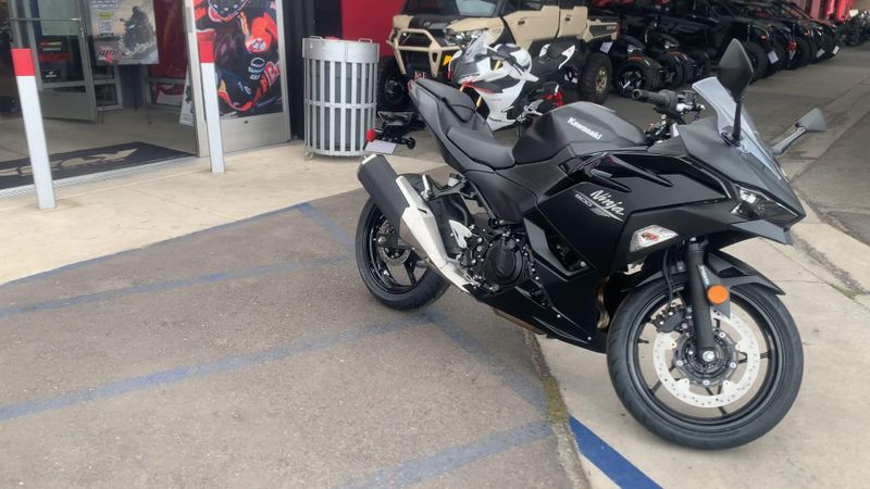 New 2026 Kawasaki NINJA 500 ABS Image 2