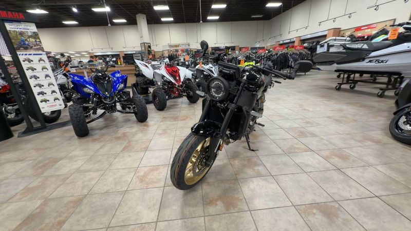New 2026 Yamaha XSR900 Image 5