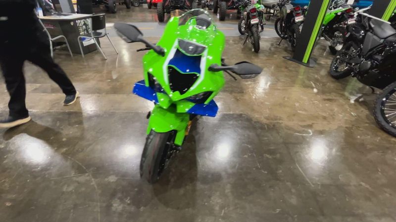 New 2026 Kawasaki NINJA ZX-10R Image 3