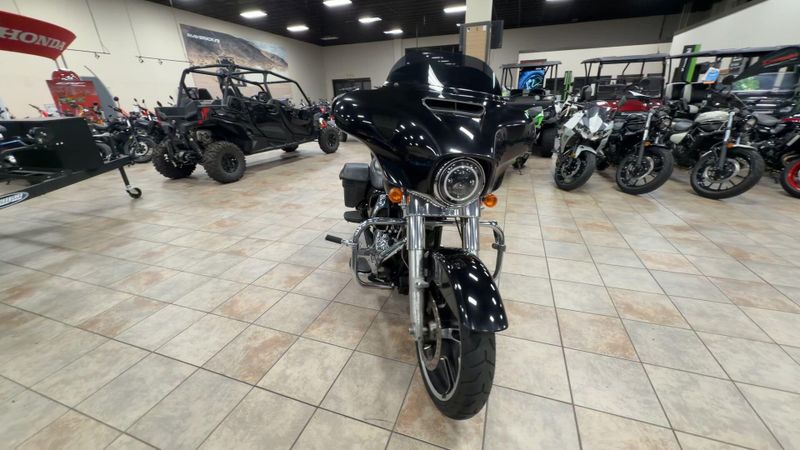 Used 2016 Harley-Davidson STREET GLIDE Image 4
