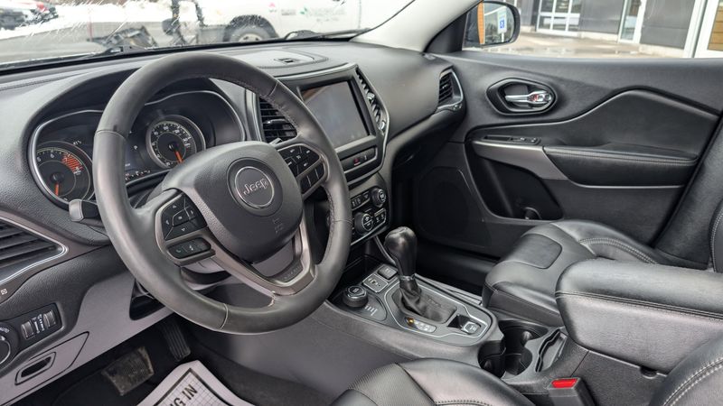 Used 2022 Jeep Cherokee Latitude LuxImage 18