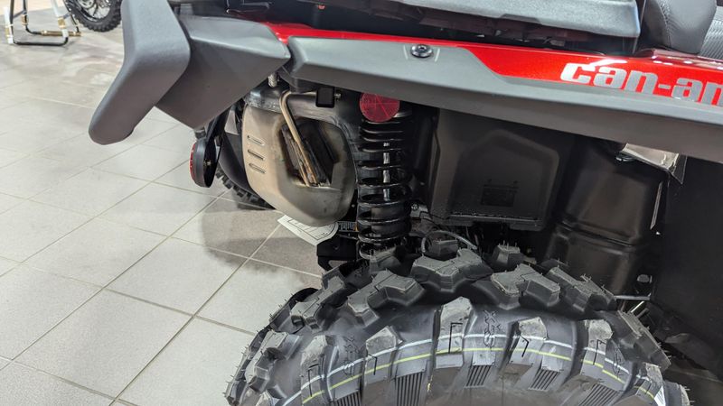 2025 Can-Am OUTLANDER MAX XT 850 FIERY RED Image 15