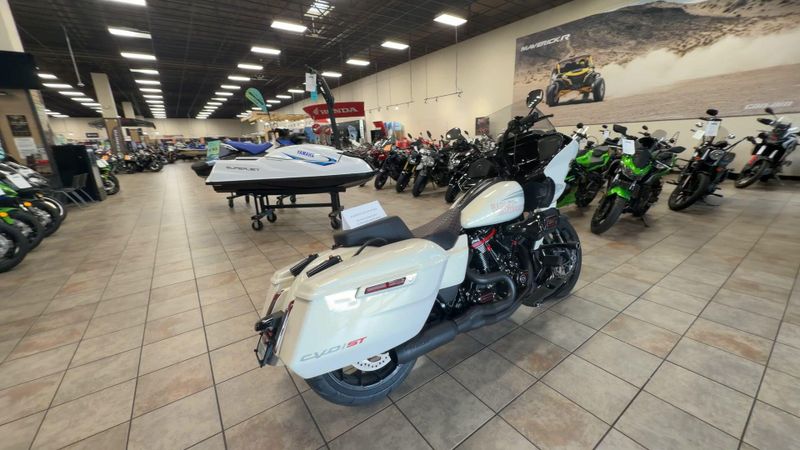 Used 2024 Harley-Davidson ROAD GLIDE CVO ST Image 2