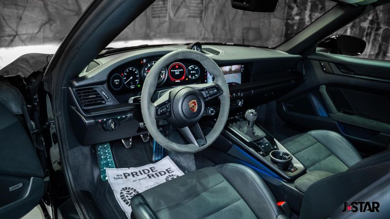 2024 Porsche 911 Targa 4 GTS photo 6