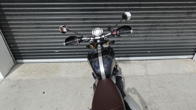 New 2025 Triumph Scrambler 1200 XE 