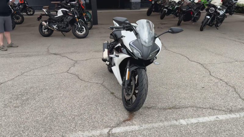 Used 2025 CFMOTO 300SS Image 3
