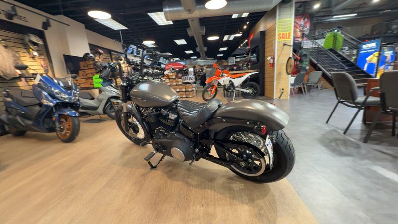 Used 2019 Harley-Davidson SOFTAIL STREET BOB Image 6