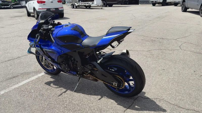 Used 2025 Yamaha YZF-R1 Image 6