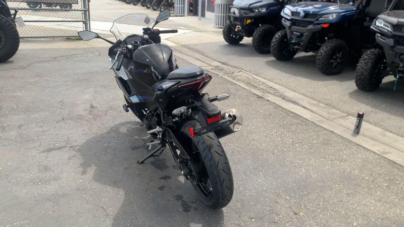 Used 2025 Kawasaki Ninja 500 SE ABS Image 7