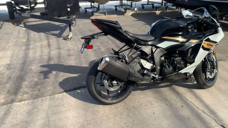 New 2026 Kawasaki NINJA ZX-6R ABS Image 9