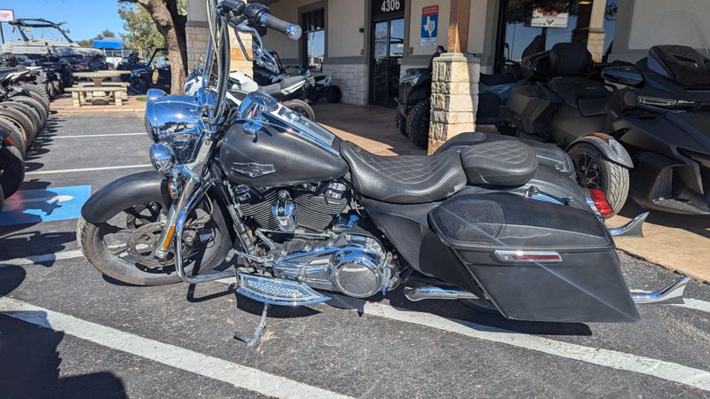 2019 HARLEY ROAD KING BASEImage 4