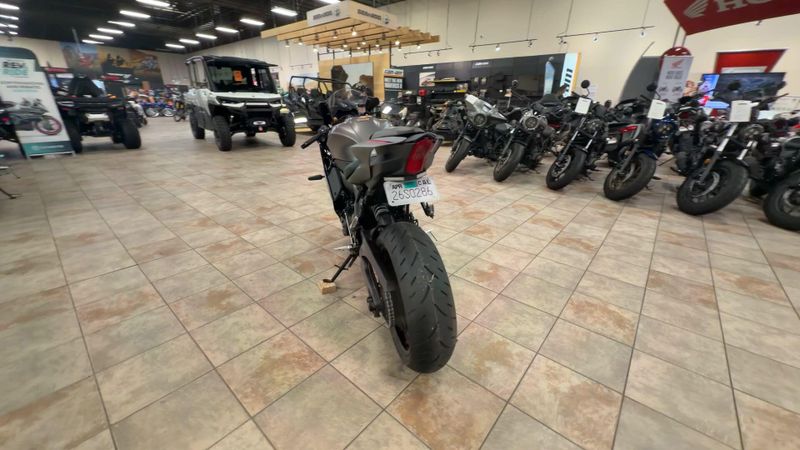 Used 2024 Yamaha YZF-R7 CA Image 7