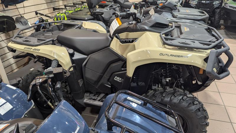 2025 Can-Am OUTLANDER PRO HD7 HUNTING EDITION DESERT TANImage 2