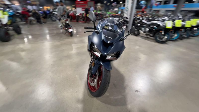 New 2027 Kawasaki NINJA ZX-6R ABS Image 4