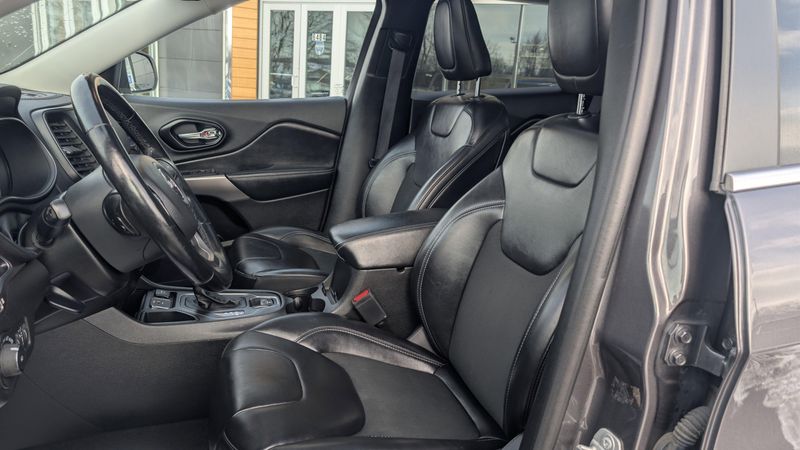 Used 2021 Jeep Cherokee Latitude PlusImage 20