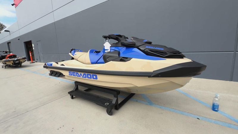 2025 Sea-Doo WAKE PRO 230 (SOUND SYSTEM) Image 2