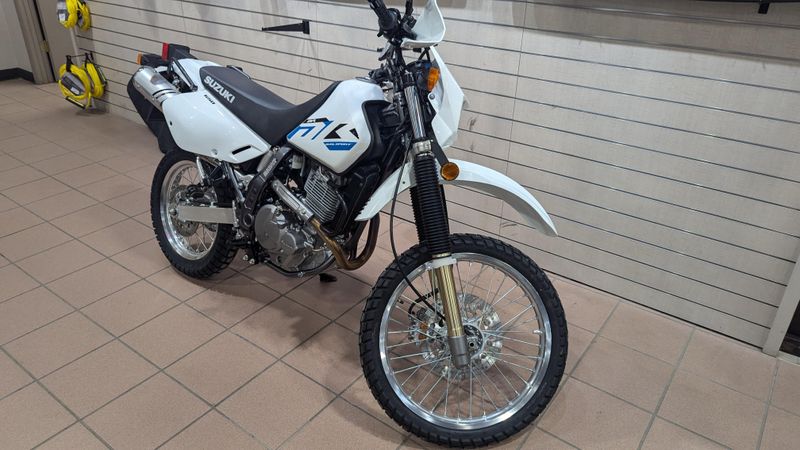 2025 Suzuki DR 650SImage 2