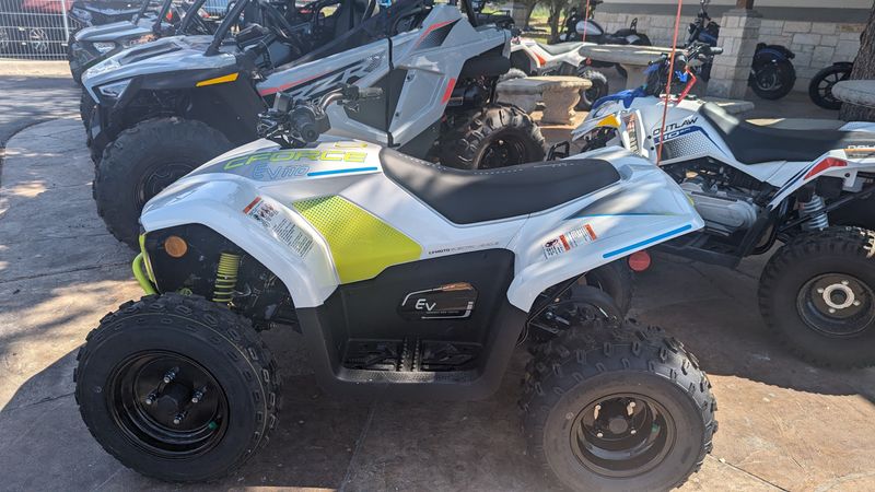 2024 CFMOTO CFORCE 110 EV PEARL WHITE Image 1