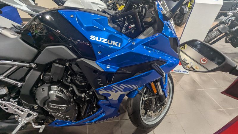 2025 Suzuki GSXS 8RImage 5