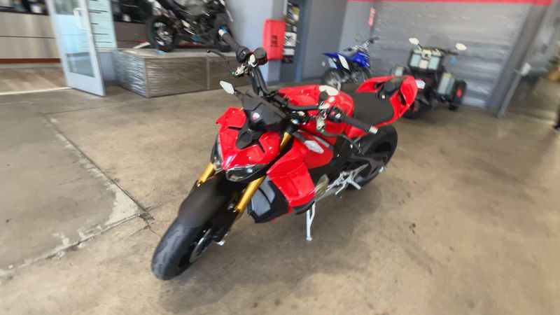 New 2026 Ducati STREETFIGHTER V4 S Image 4