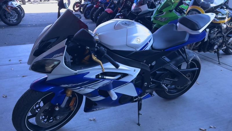 Used 2014 Yamaha YZF-R6 CA Image 8