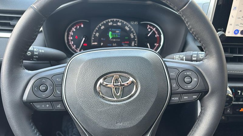Used 2025 Toyota RAV4 XLEImage 8