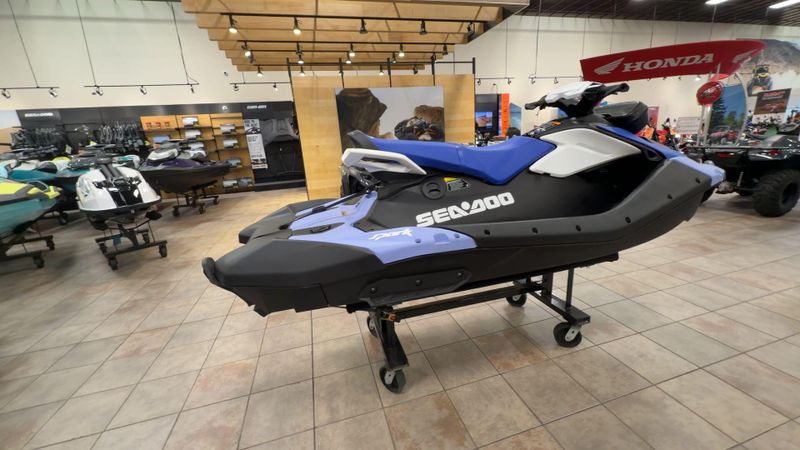 New 2026 Sea-Doo SPARK FOR 3 90 CONVENIENCE PACKAGE (SOUND SYSTEM) Image 2