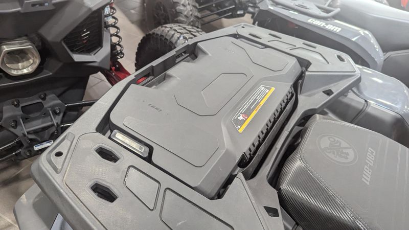 2025 Can-Am OUTLANDER DPS 1000 GRANITE GRAY Image 10