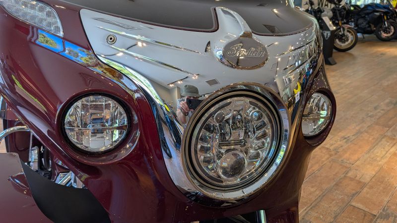 Used 2021 Indian Motorcycle Roadmaster Image 4