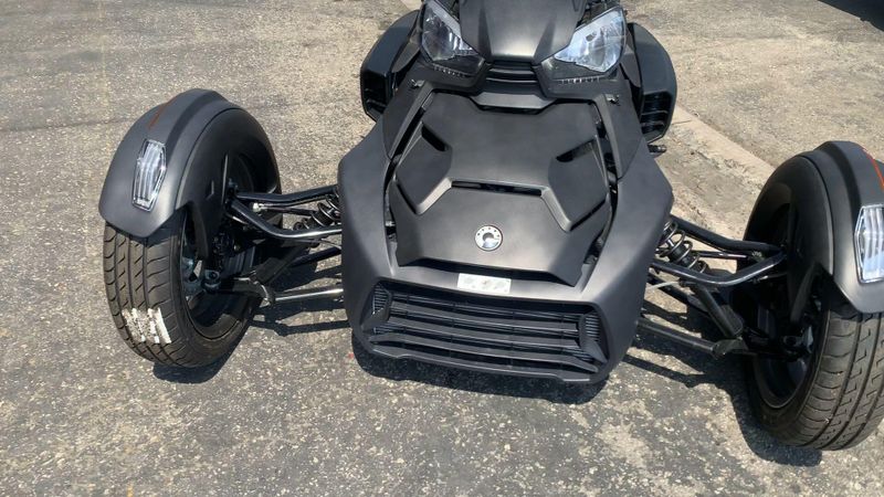 2023 Can-Am F1PC  in a BLACK/ CUSTOM exterior color. Del Amo Motorsports of Long Beach (562) 362-3160 delamomotorsports.com 