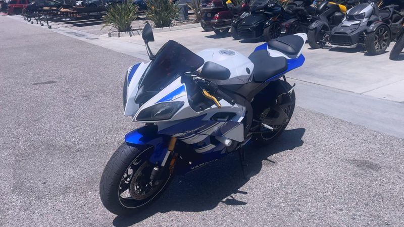 Used 2014 Yamaha YZF-R6 CA Image 8