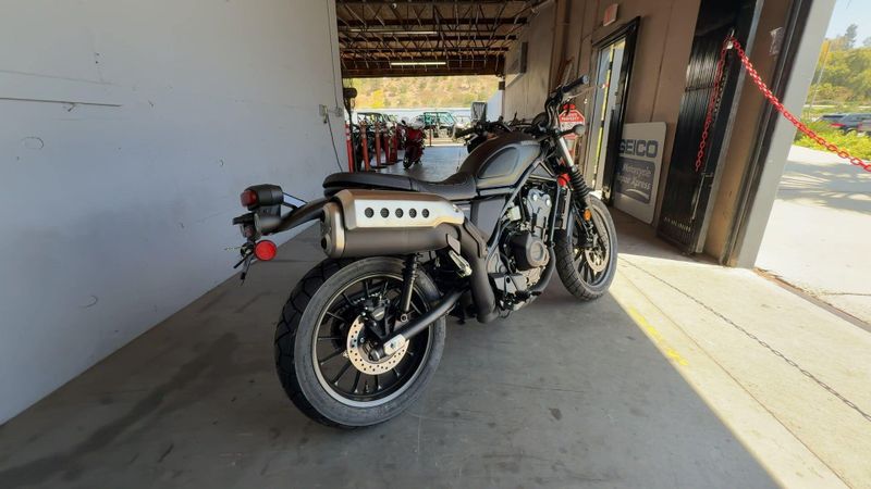 New 2025 Honda SCL500 Image 8