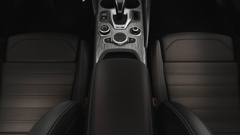 2025 Alfa Romeo Giulia RwdImage 4